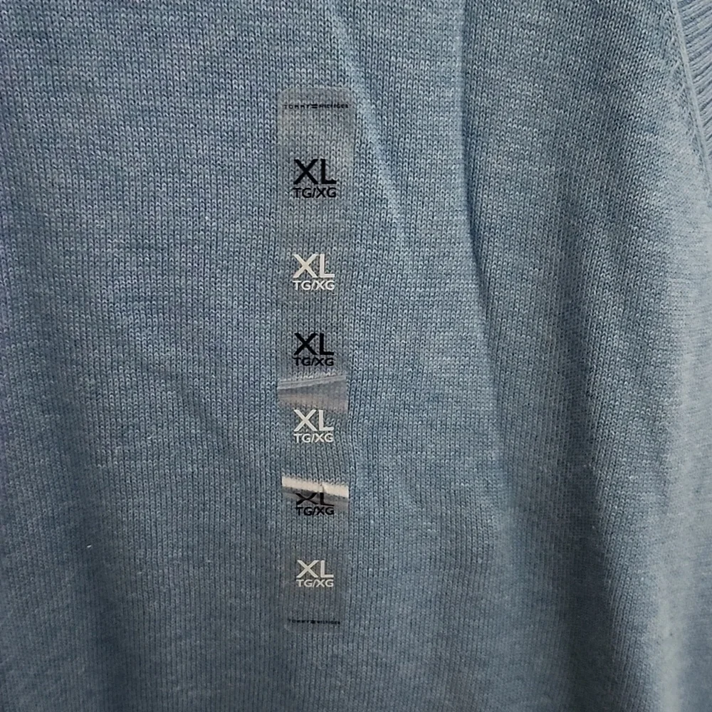 NWT Tommy Hilfiger Size XL Baby Blue Vest - Picture 3 of 4